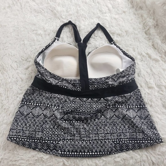 Kona Sol black Aztec and Geometric Swimsuit top - Picture 5 of 8